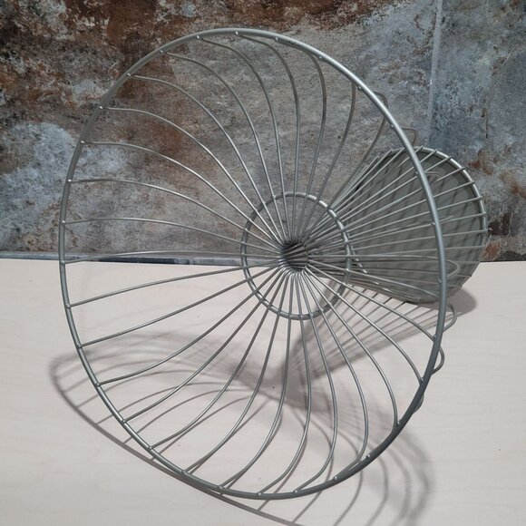 Centerpiece Fruit Vegetable Metal Basket with Stand - Picture 7 of 9